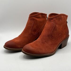 Sofft Aisley Rogue Red Suede Casual Back Zip Stacked Heel Womens 7M Ankle Boot‎